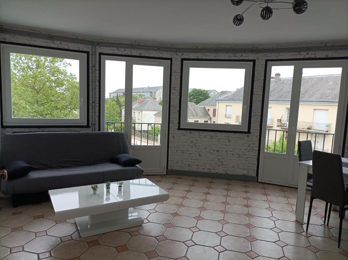 Joli Appartement Type 5 En Centre Ville Chateauroux Bagian luar foto