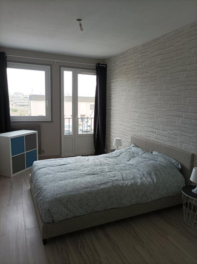 Joli Appartement Type 5 En Centre Ville Chateauroux Bagian luar foto