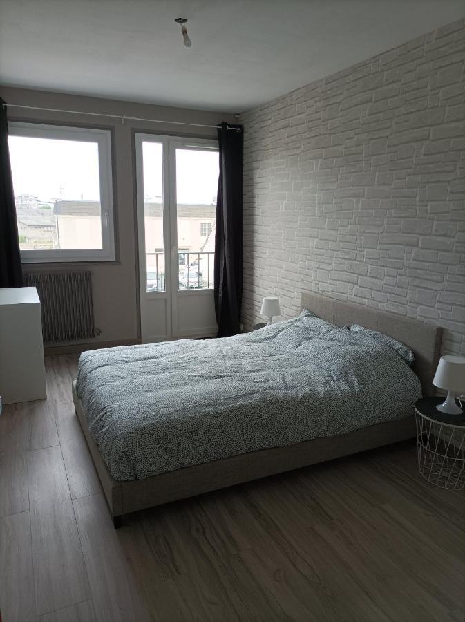 Joli Appartement Type 5 En Centre Ville Chateauroux Bagian luar foto