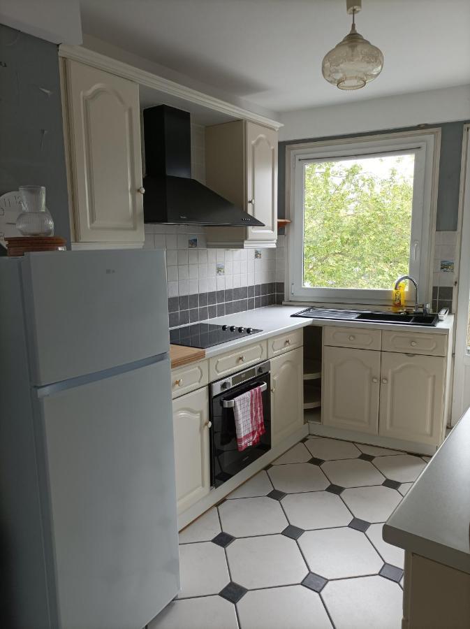 Joli Appartement Type 5 En Centre Ville Chateauroux Bagian luar foto